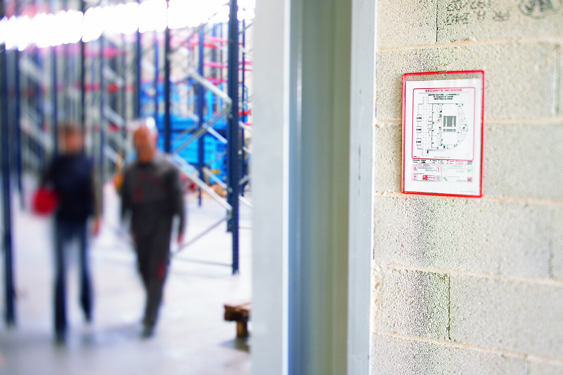 Klarsicht-Hängetafel A4 hoch blau, Art.-Nr. 15450-BL - Paterno Shop