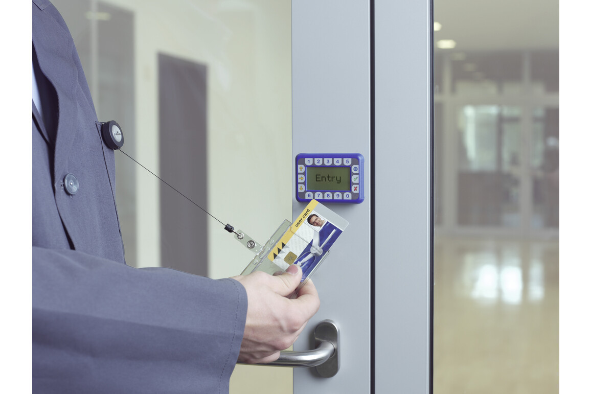 Namensschilder Durable 54x85mm mit Jojo, Art.-Nr. 8012DUR - Paterno Shop Namensschilder Durable 54x85mm mit Jojo, Art.-Nr. 8012DUR - Paterno Shop